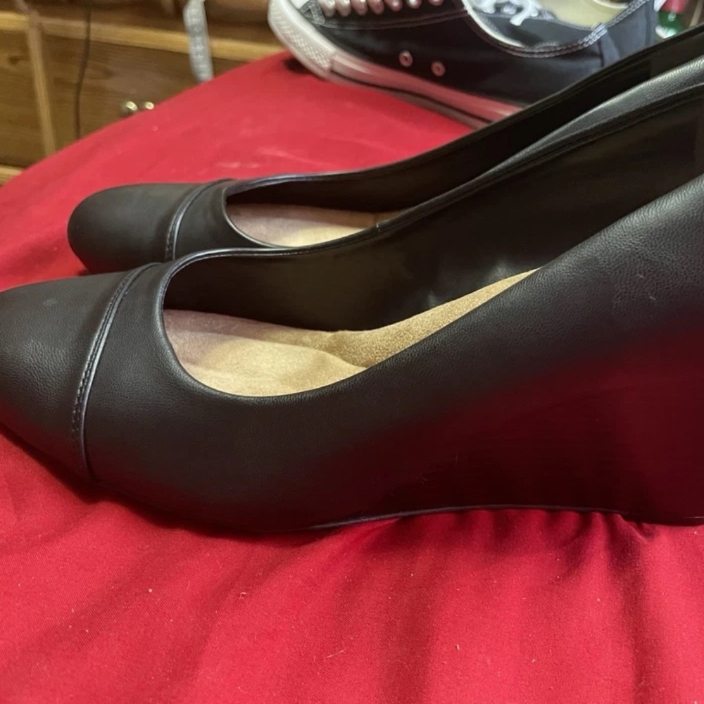Dress shoes